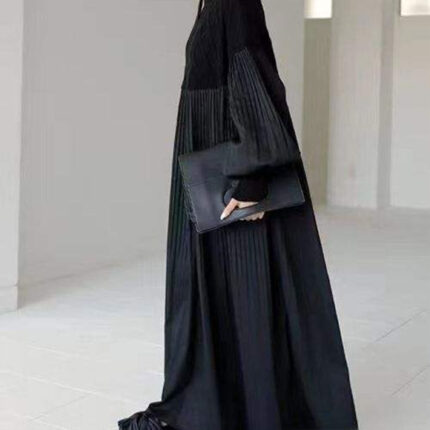 • فستان اسود